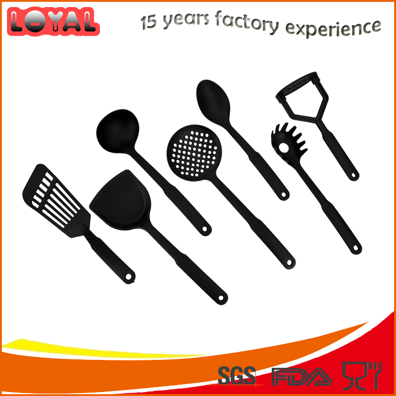 7 pieces nylon kitchen utensil set with novelty pattern