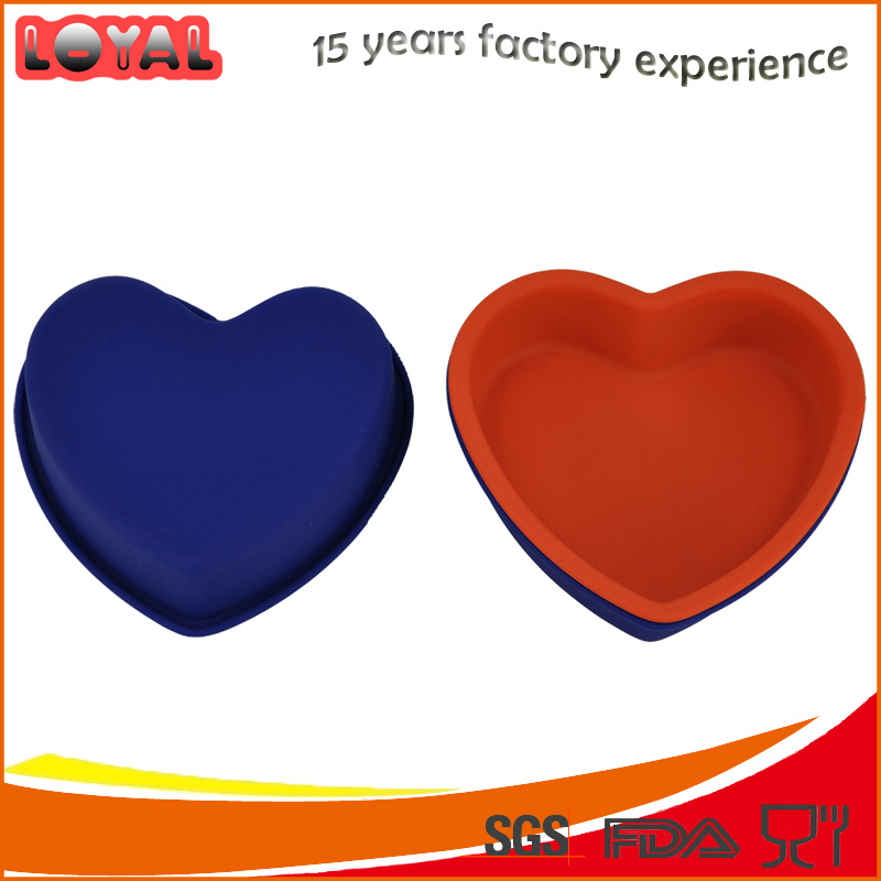 Environment friendly hearted shaped silicone cake pan