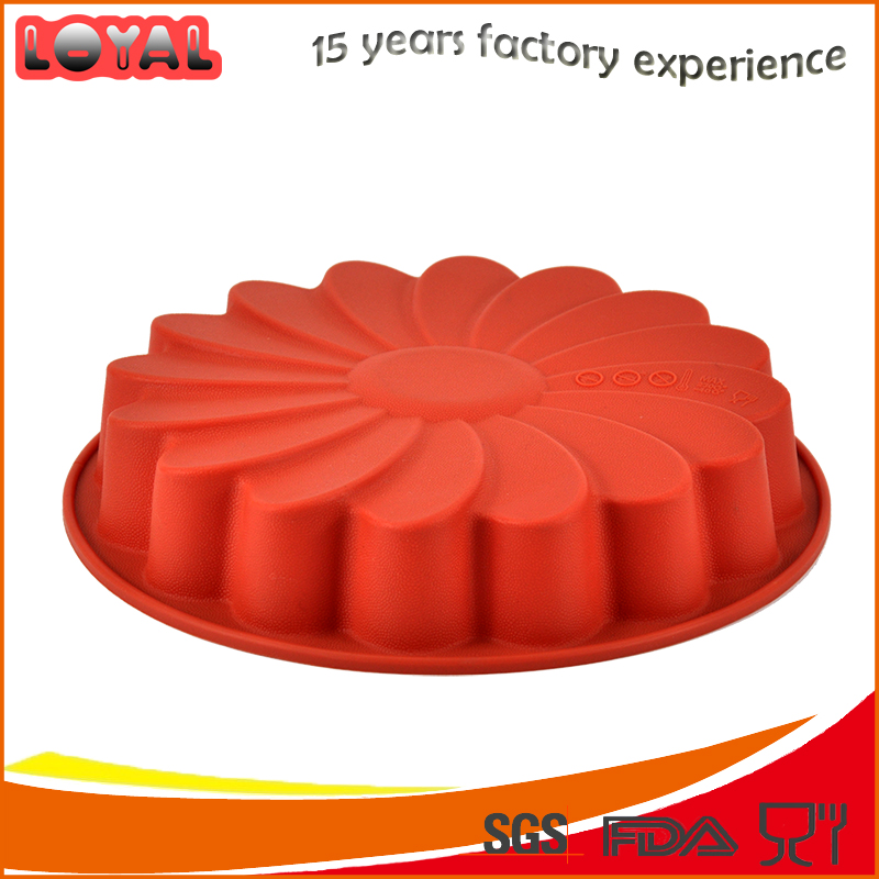 Newest design petal shaped silicone cake pan