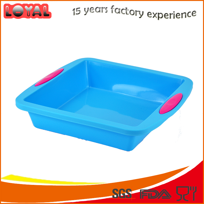 BPA free quadrate silicone cake pan with holder