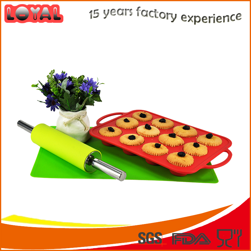 FDA LFGB approved silicone cake pan with 12 round holes