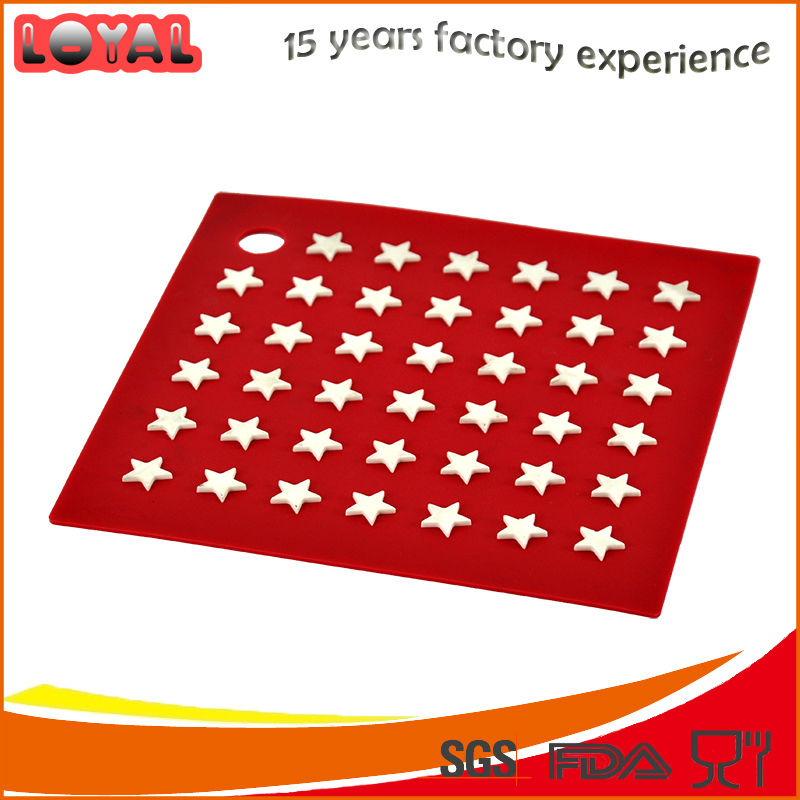 Rectangle shaped silicone hot pad pan holder with embossed star