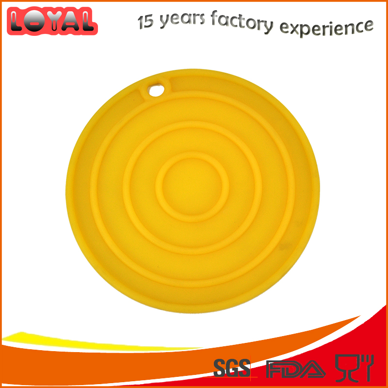 Heatproof table mat round shaped silicone pot holder