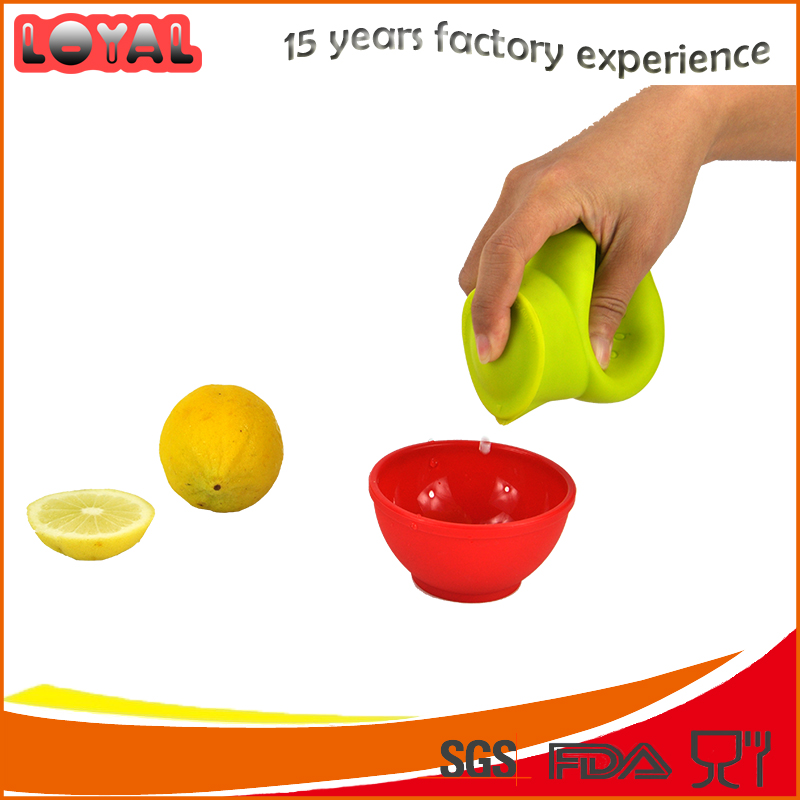 Food standard round shaped silicone mini sauce bowl