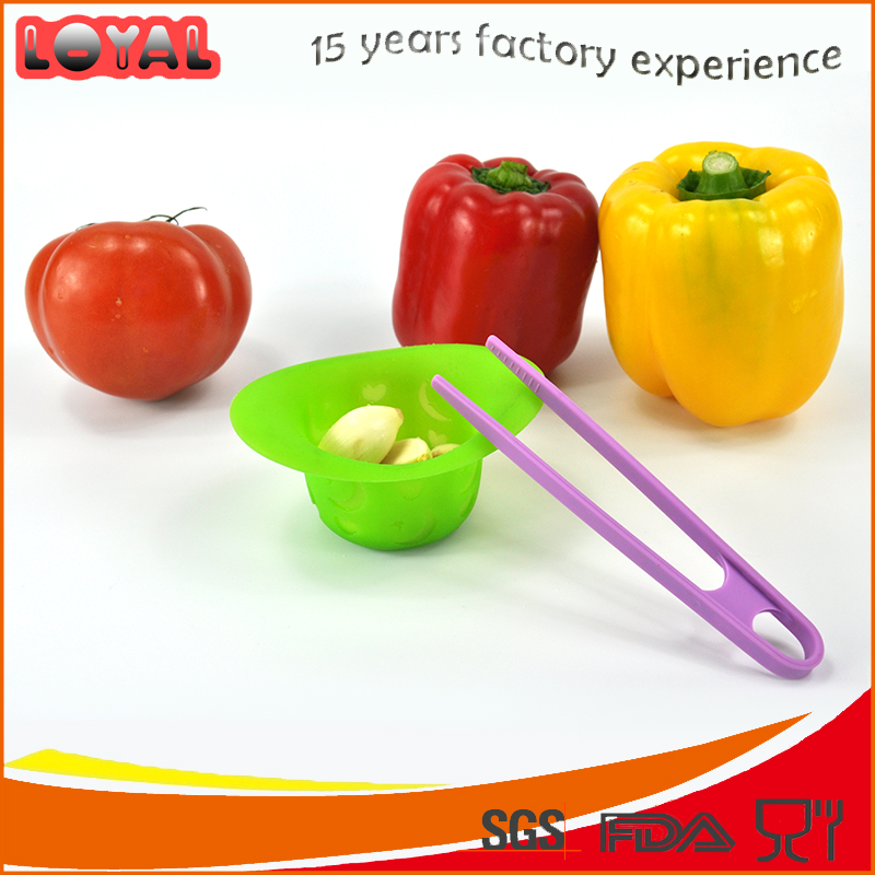 Cooking accessories silicone mini sauce bowl with hand holder